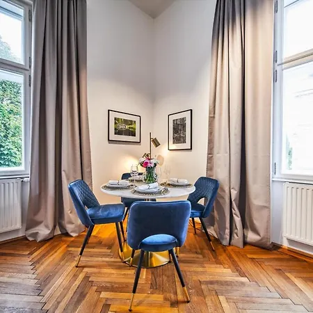 Smile Am Stadtpark Apartment